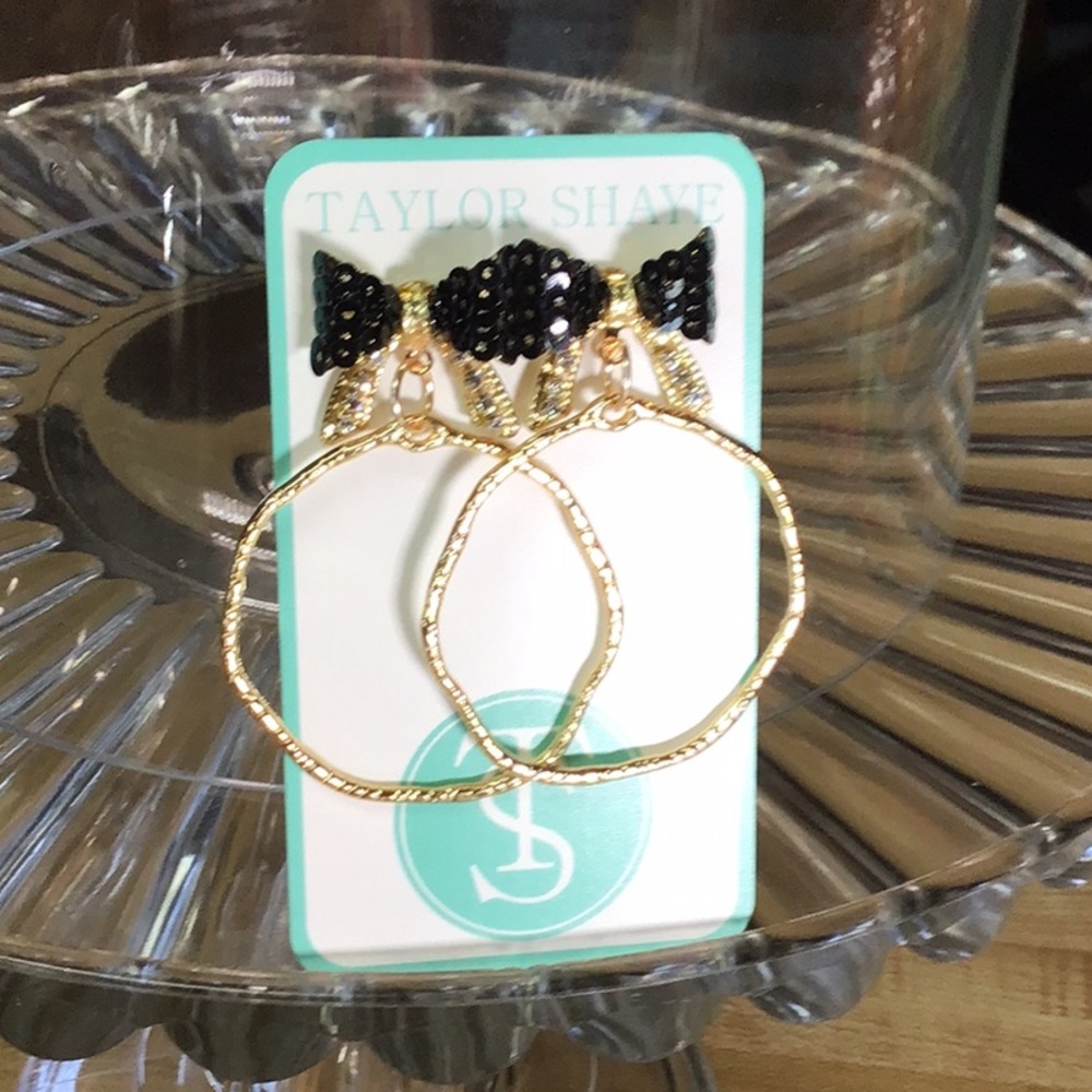 TAYLOR SHAYE EARRINGS❤️